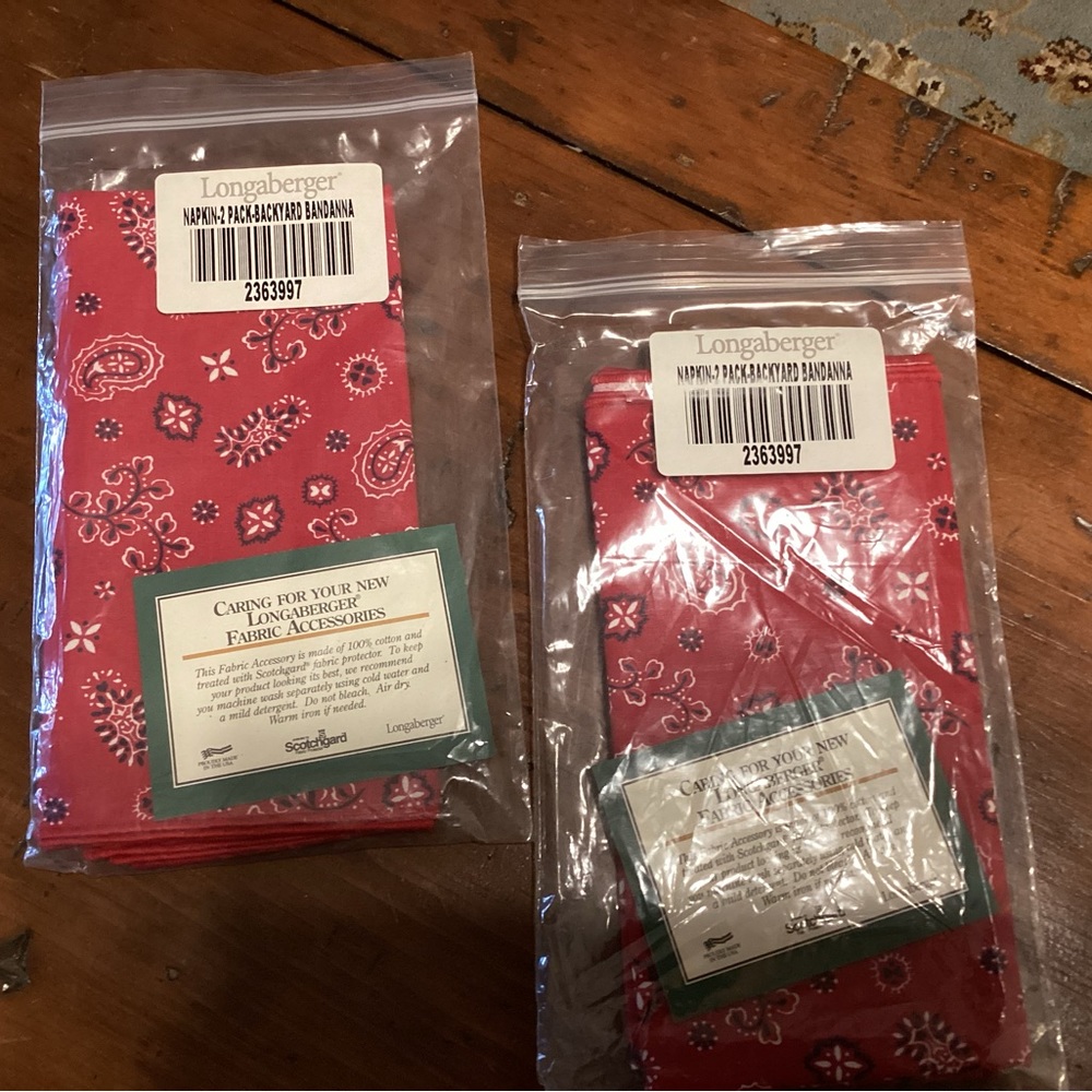 Backyard Bandanna Placemats & Napkins by Longaberger. 4 Napkins, 4 Placemats